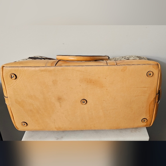 Coach Signature Boston Travel Bag - Picture 7 of 15